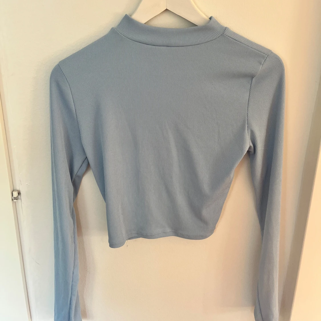 Blå långärmad crop top  - 1