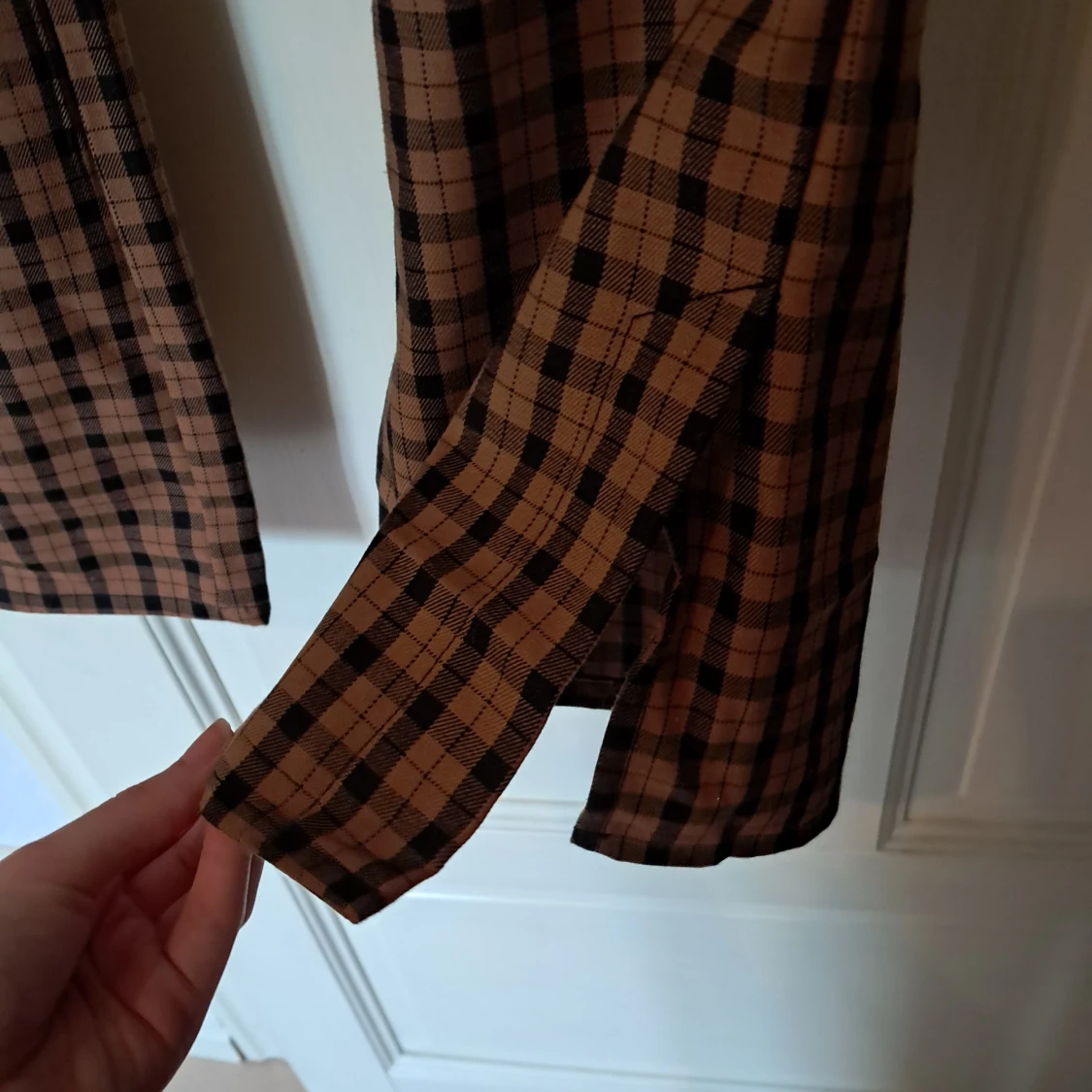 Coola rutiga bootcut byxor från H&M  - 4