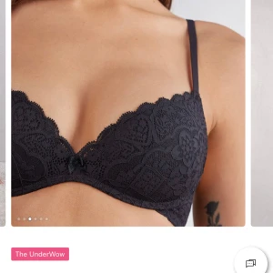Intimissimi BH - Svart push up BH från Intimissimi i modellen ”Gioia”. Aldrig använd! Storlek 75C