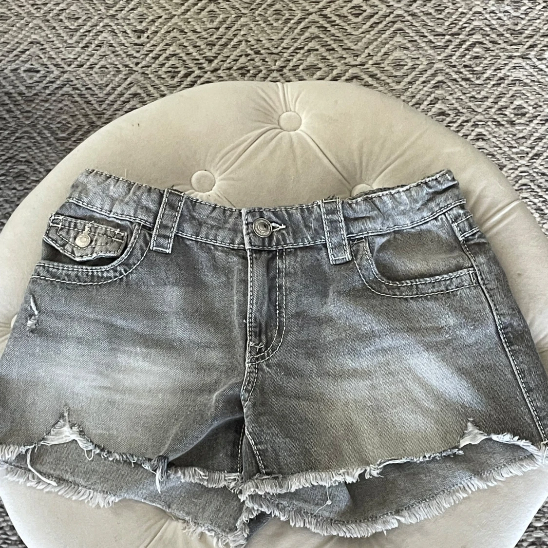 Gina Tricot Young lågmidjade jeansshorts 