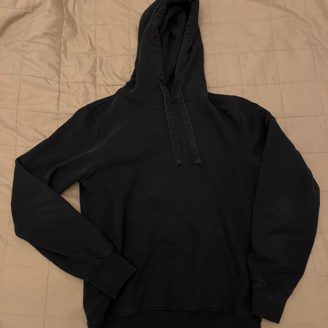 Mörk blå hoodie, S
