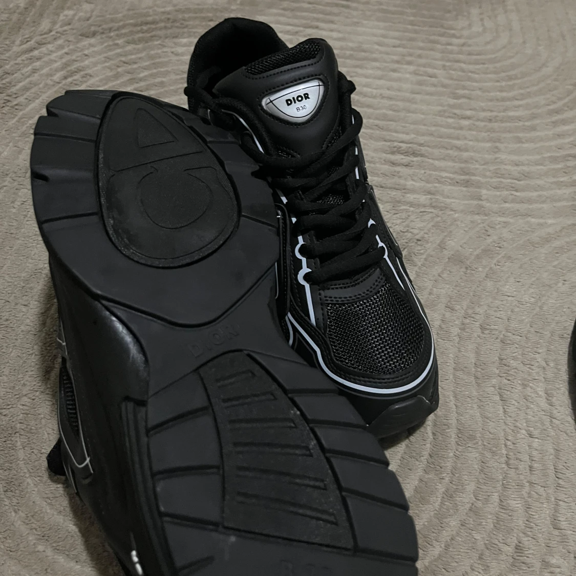 Svarta Dior B30 sneakers - 1