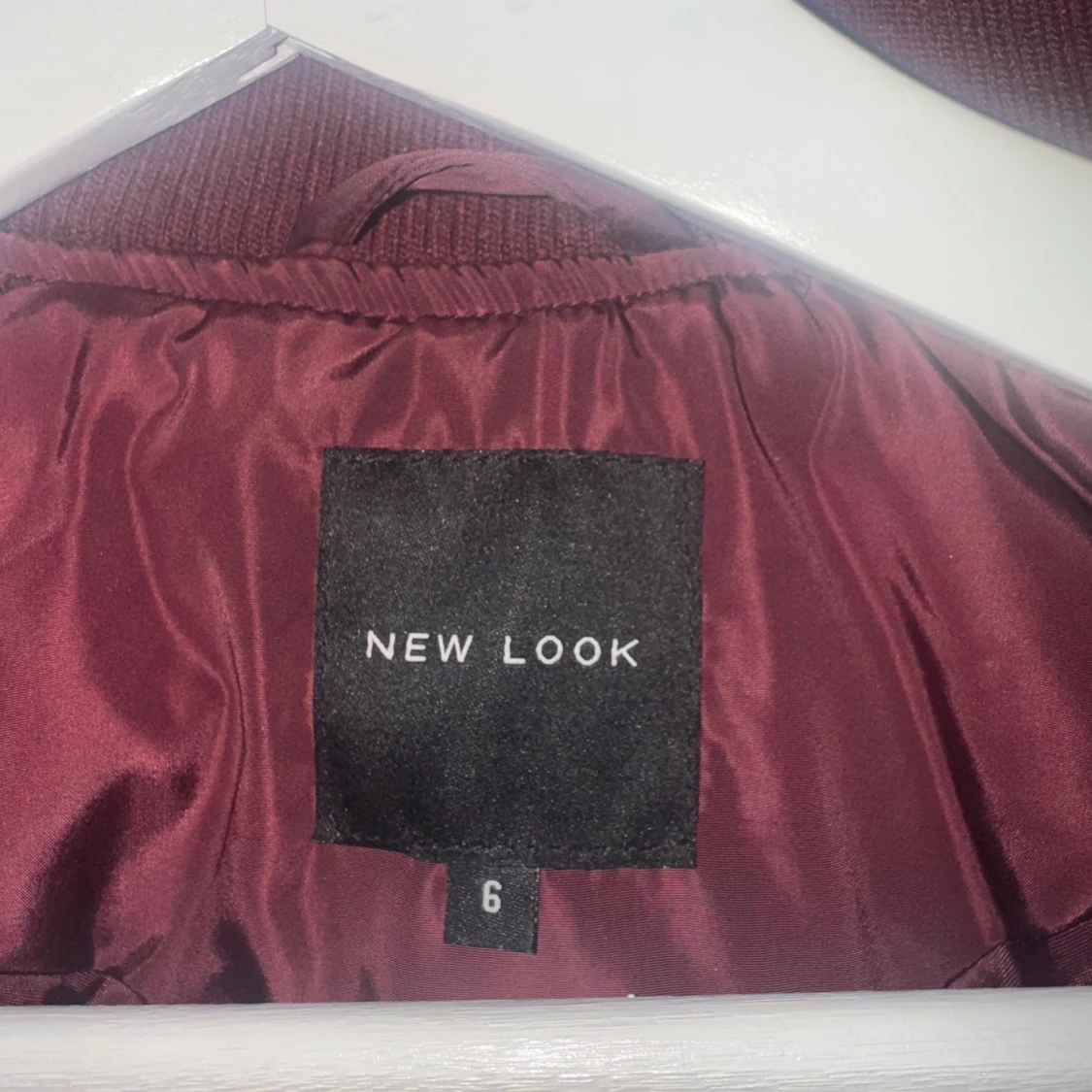 Vinröd bomberjacka  - 2