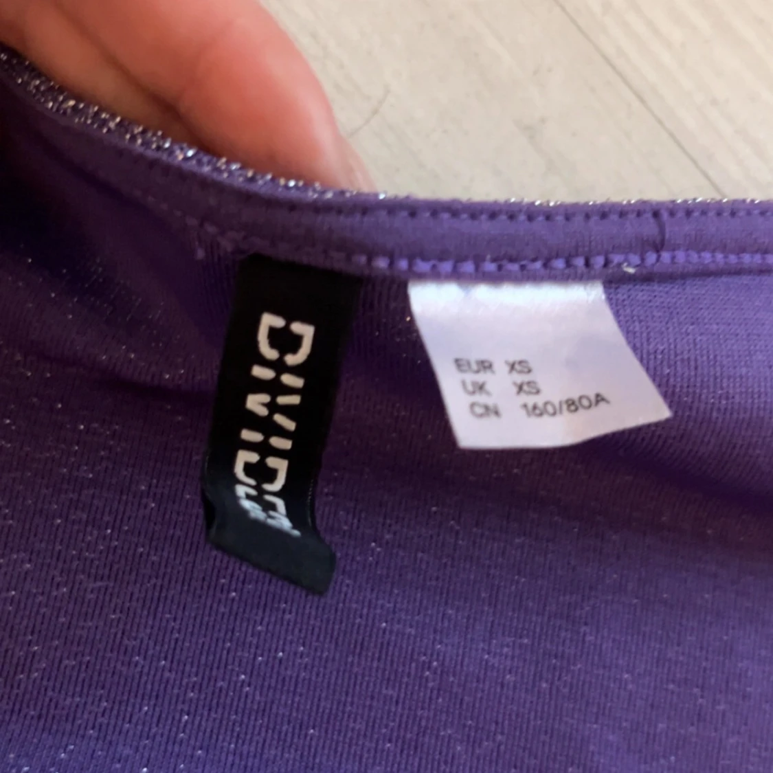Lila glittrig topp från H&M - 3