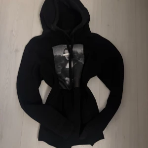 The cool elephant hoodie - Säljer denna hoodie då den ej används längre! Storlek xs/s 💕