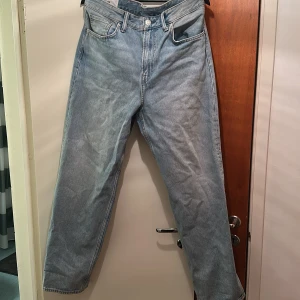 HM Loose jeans - Använda ett fåtal gånger. 