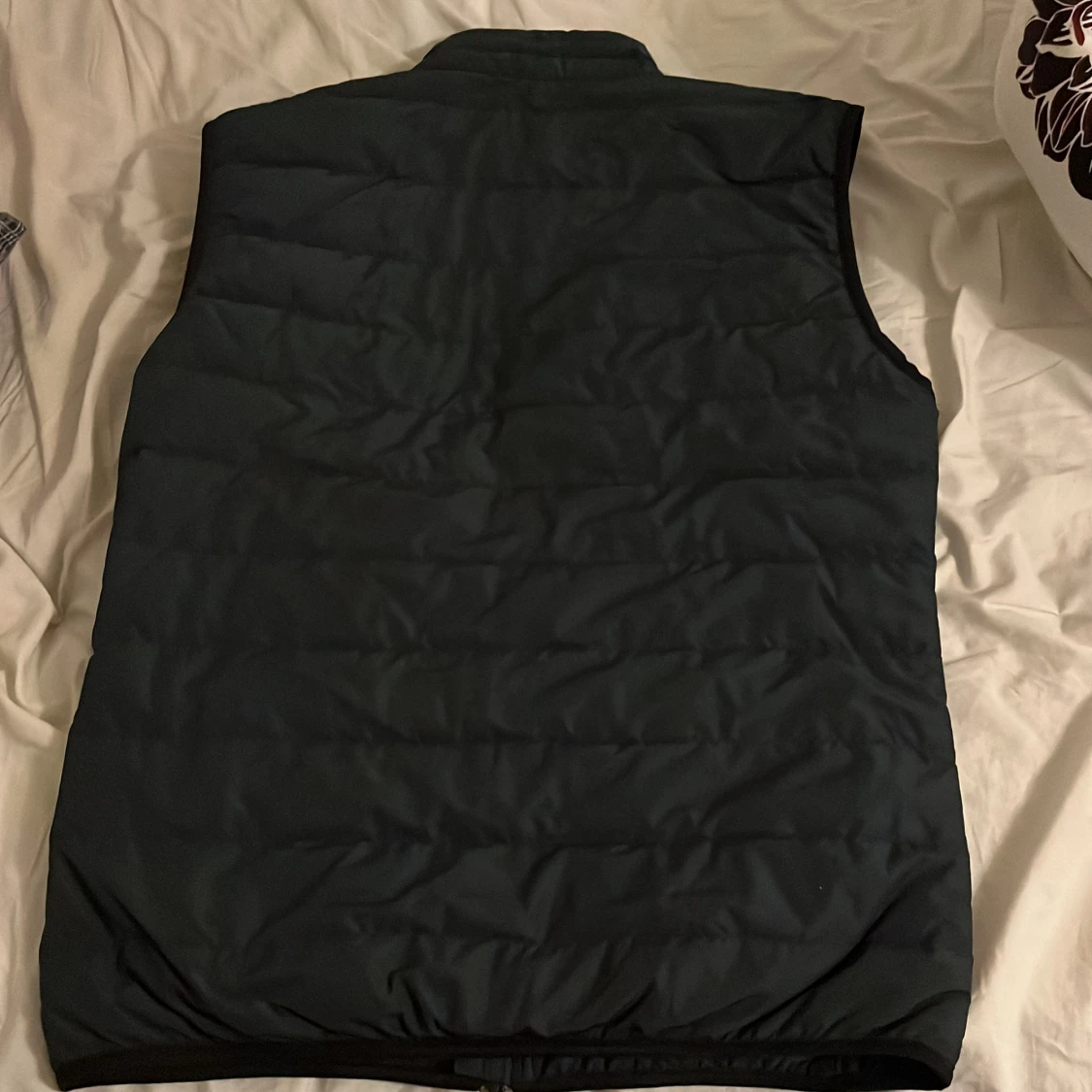 Mörk blå dunväst från EA7 - 1