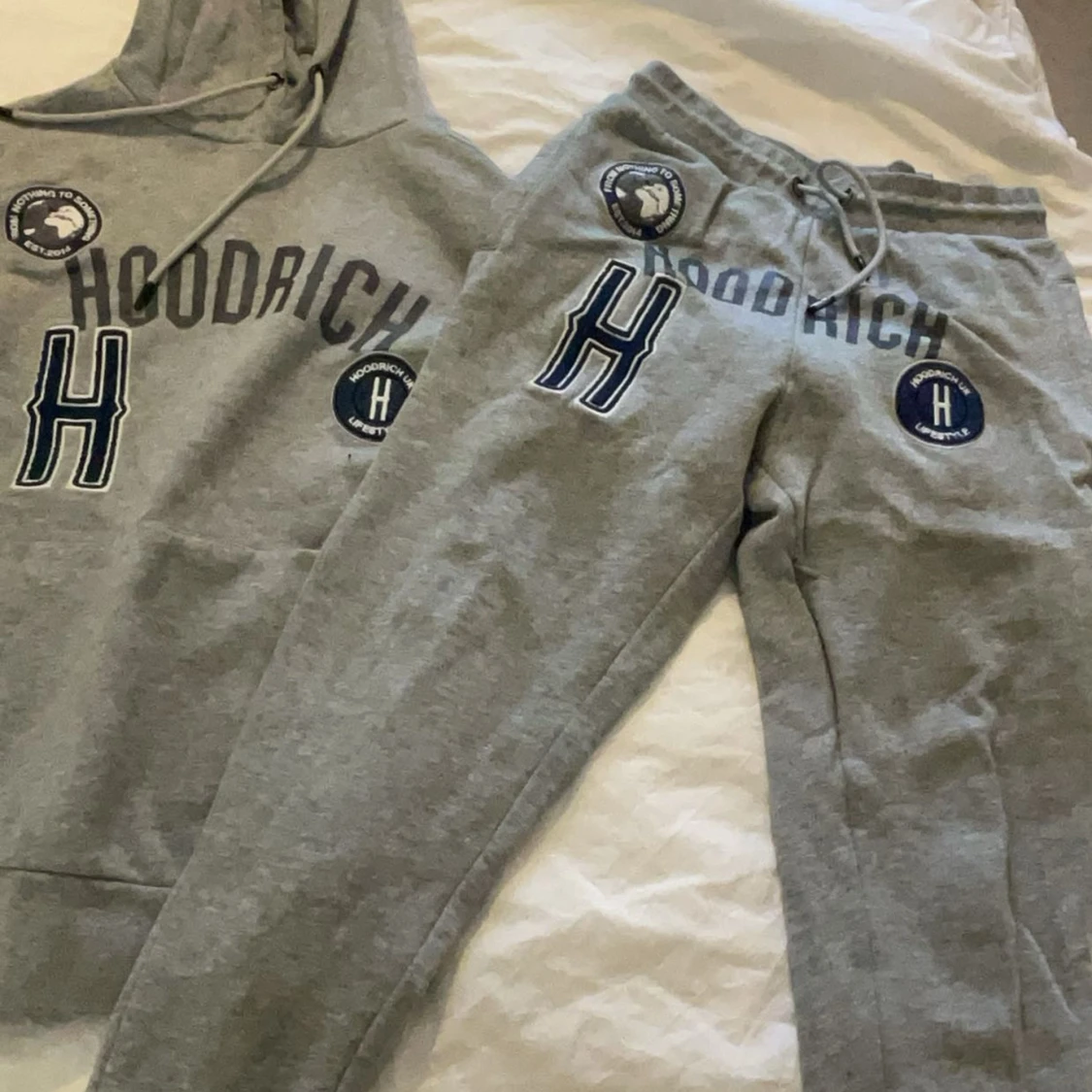 Grå hoodie från Hoodrich