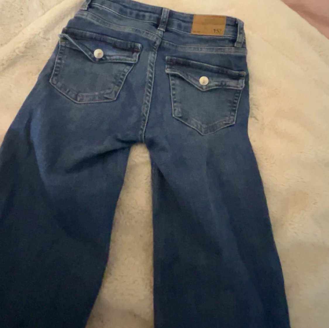 Blå bootcut jeans - 2