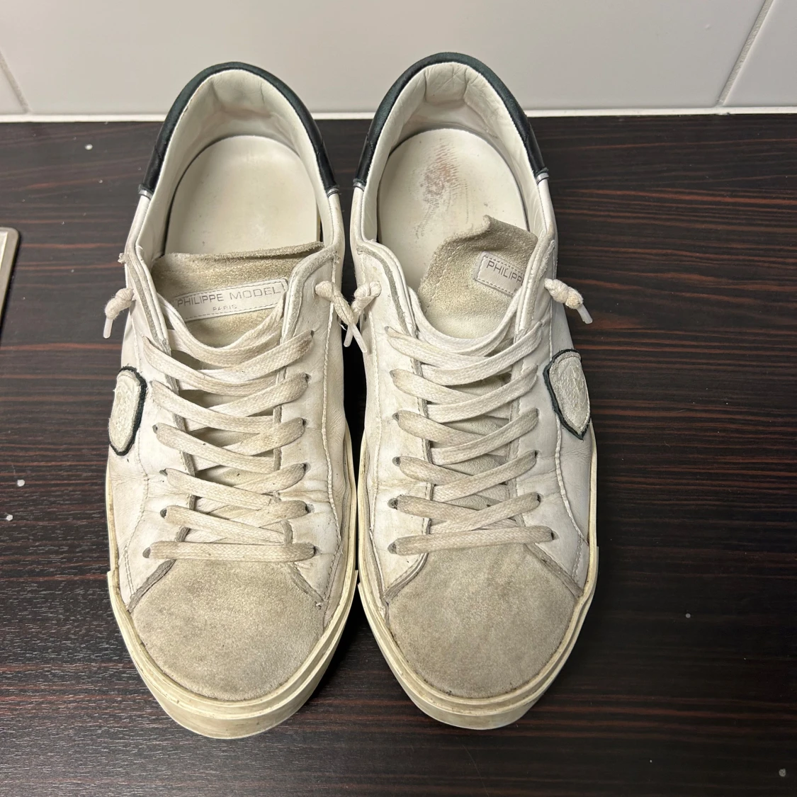 Vita sneakers från Philippe Model - 2