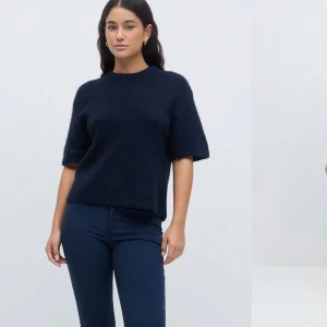 Mörkblå stickad tshirt - mysig tshirt från gina❤️