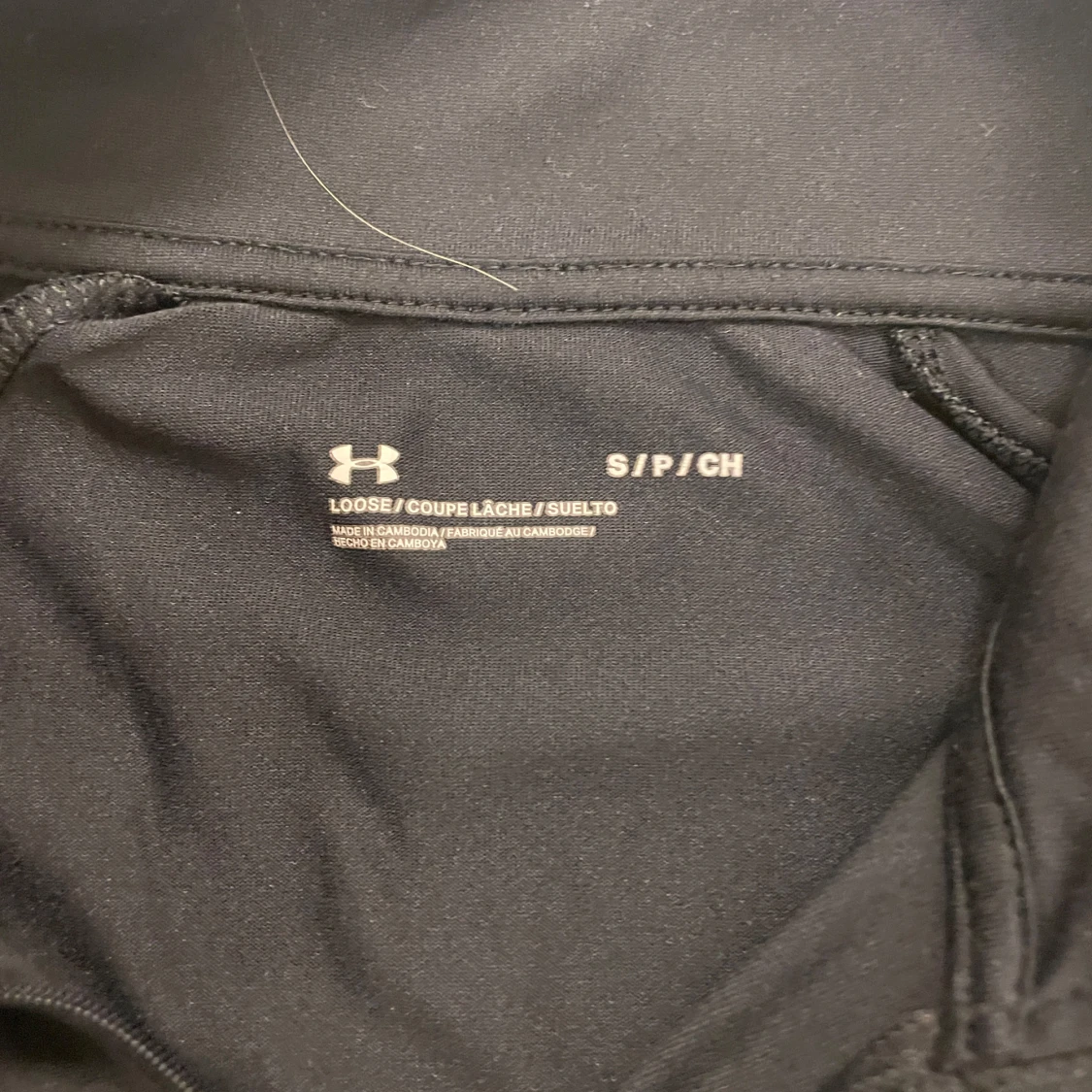 Svart långärmad tröja från Under Armour - 2