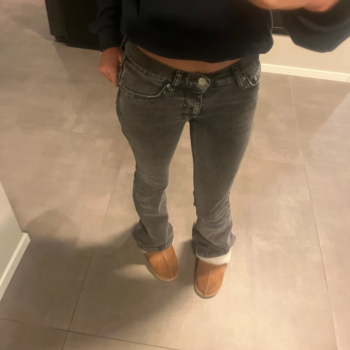 Grå jeans med bootcut - 1