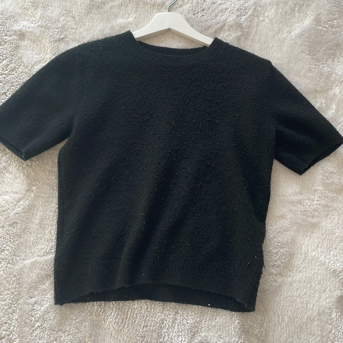 Svart kortärmad tröja från H&M - 1