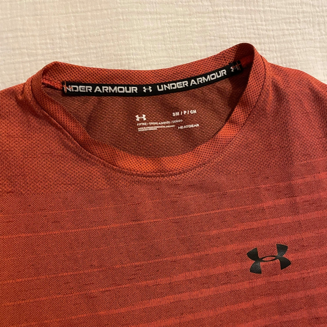 Röd t-shirt från Under Armour - 3