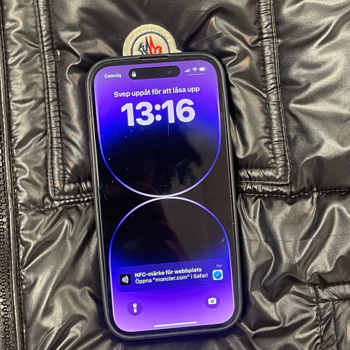 Svart pufferjacka från Moncler - 2