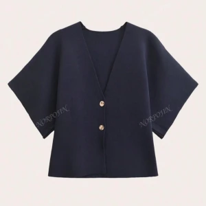 Blus - Säljer jätte söt blus aldrig använd 