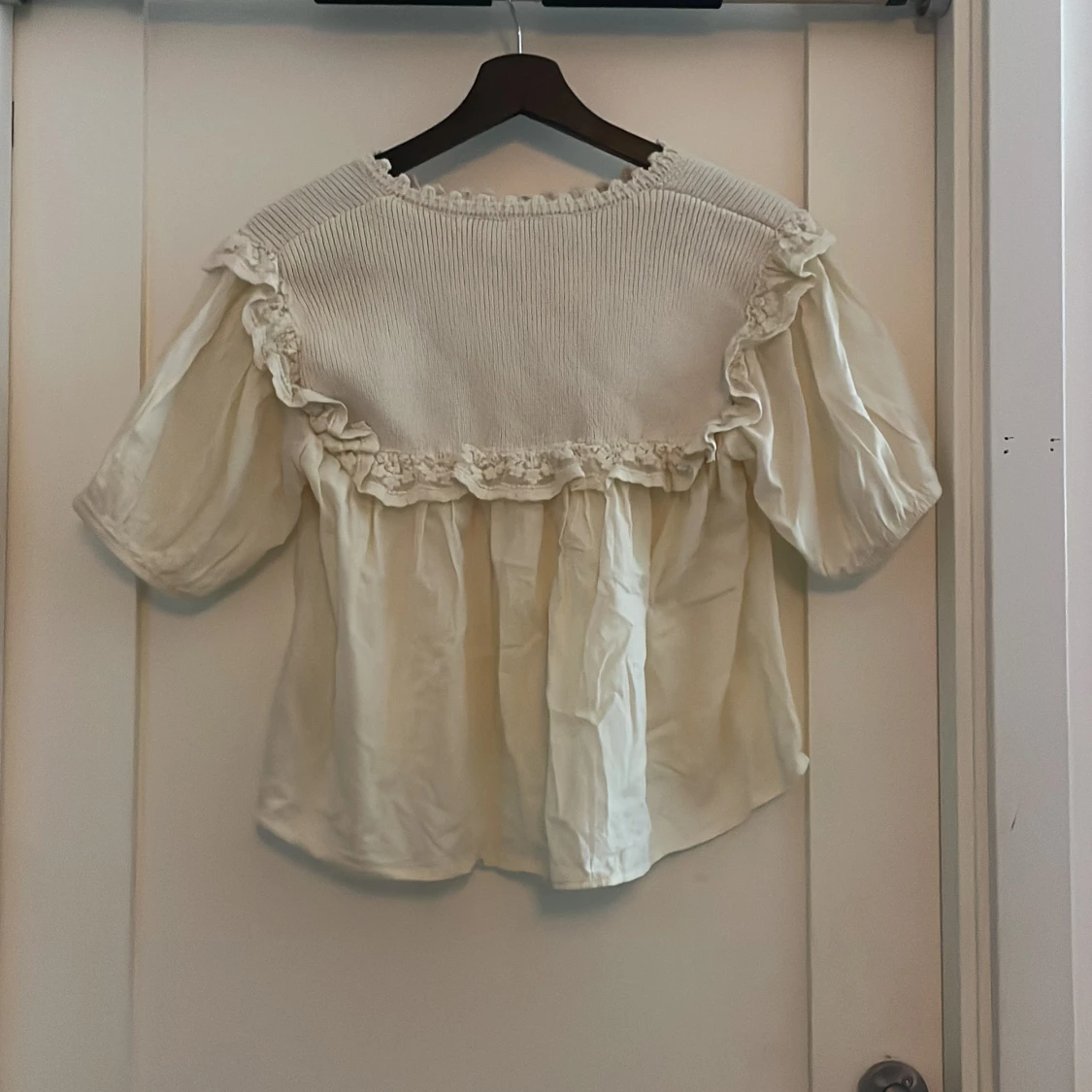 Benvit blus ifrån Zara - 1