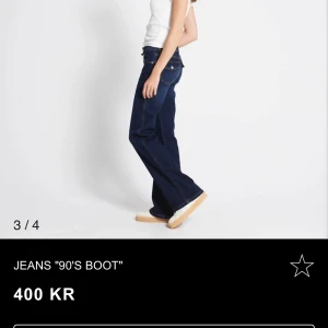 Blå bootcut lågmidjade jeans - Snygga lågmidjade bootcut från lager 157 i strl xs (passar mellan xs till s) använda några gånger