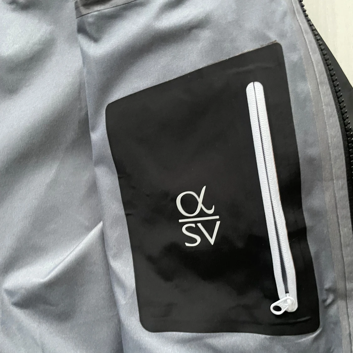 Svart vindjacka från Arc'teryx - 2