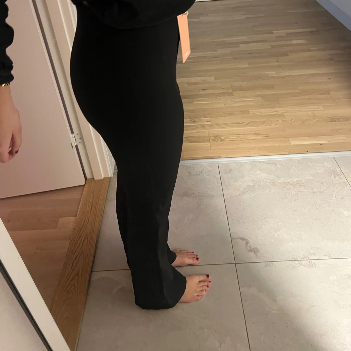 Svarta högmidjade byxor - 1