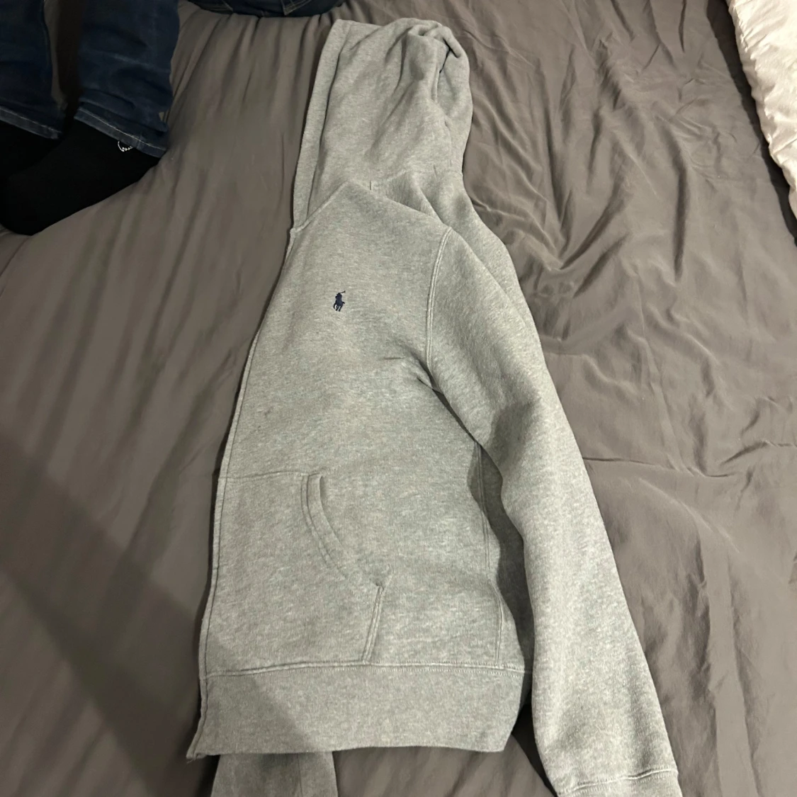 Grå hoodie från Polo Ralph Lauren - 2
