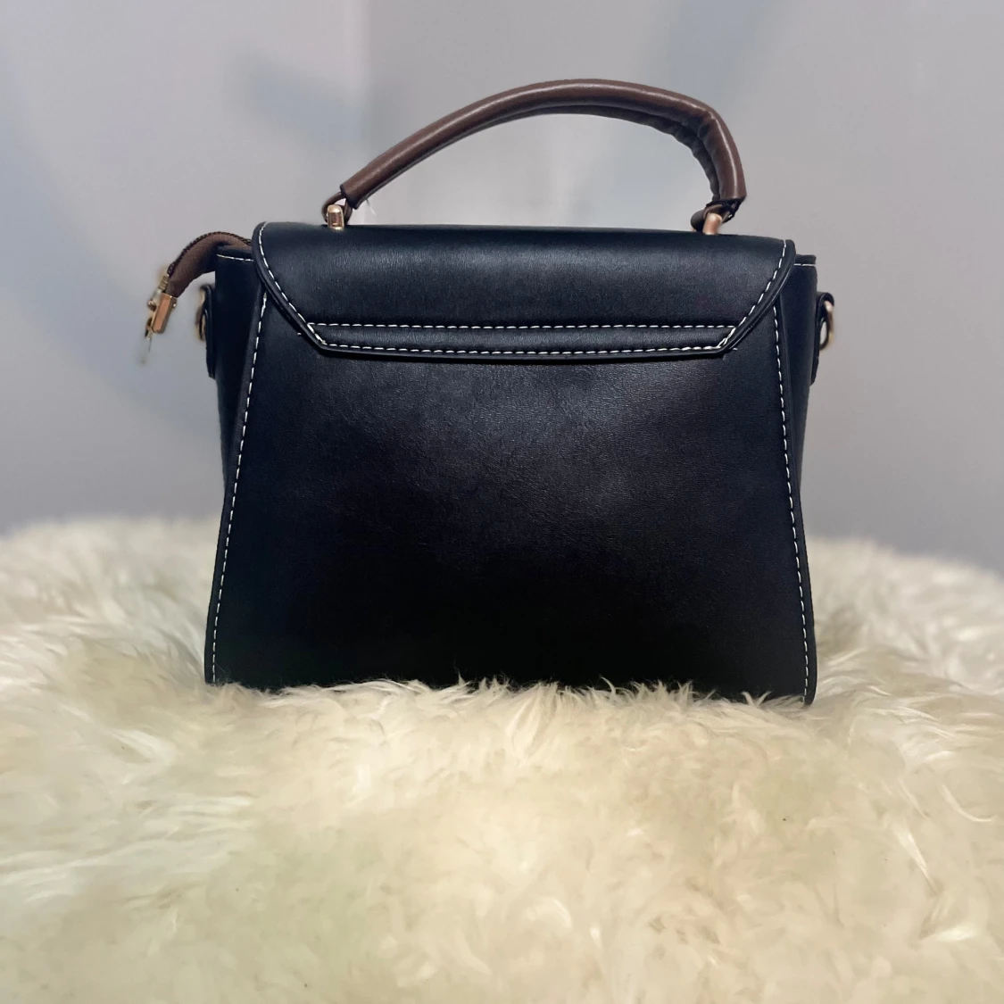 Svart och brun handväska från G&S - 1