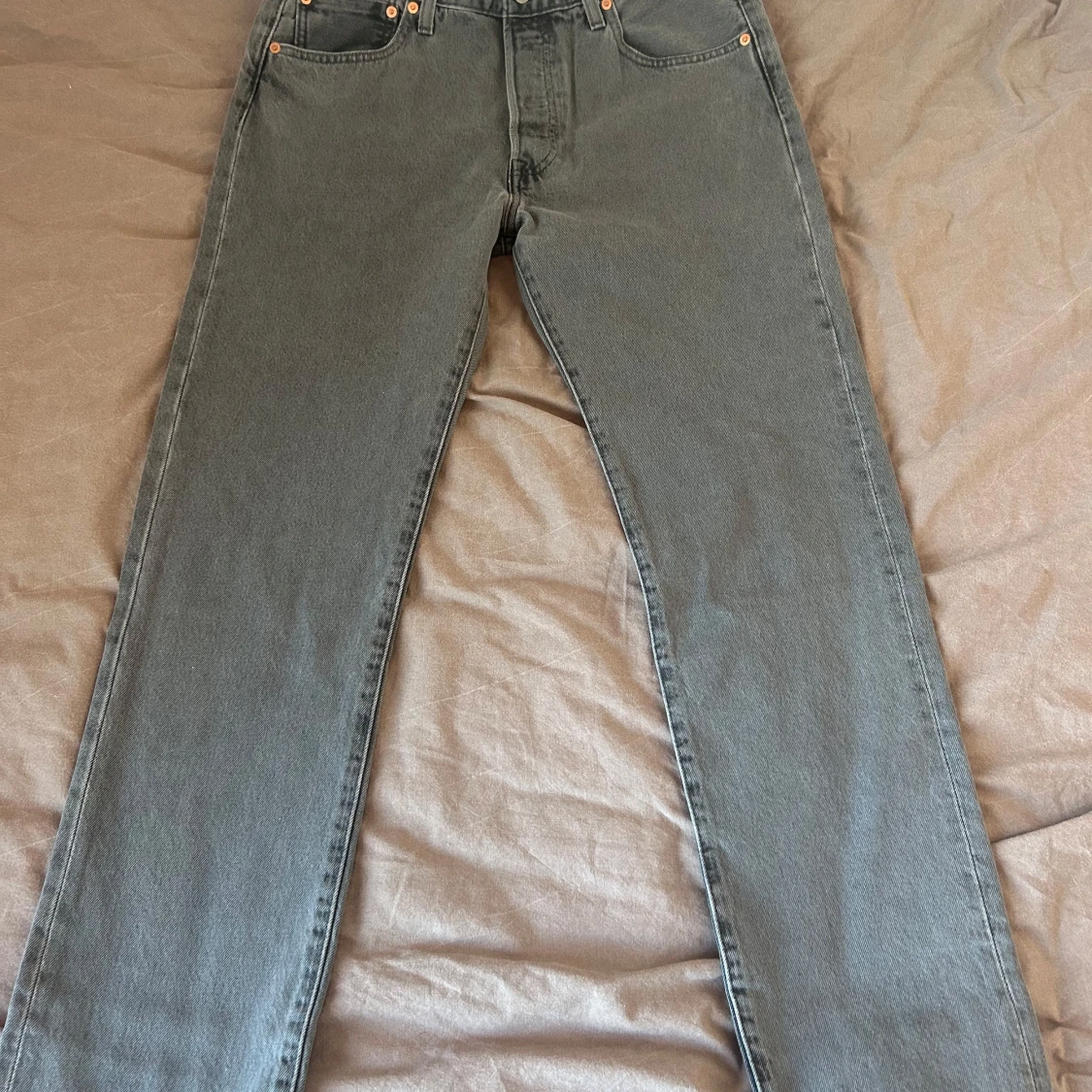 Grå Levis 501 straight jeans - 1