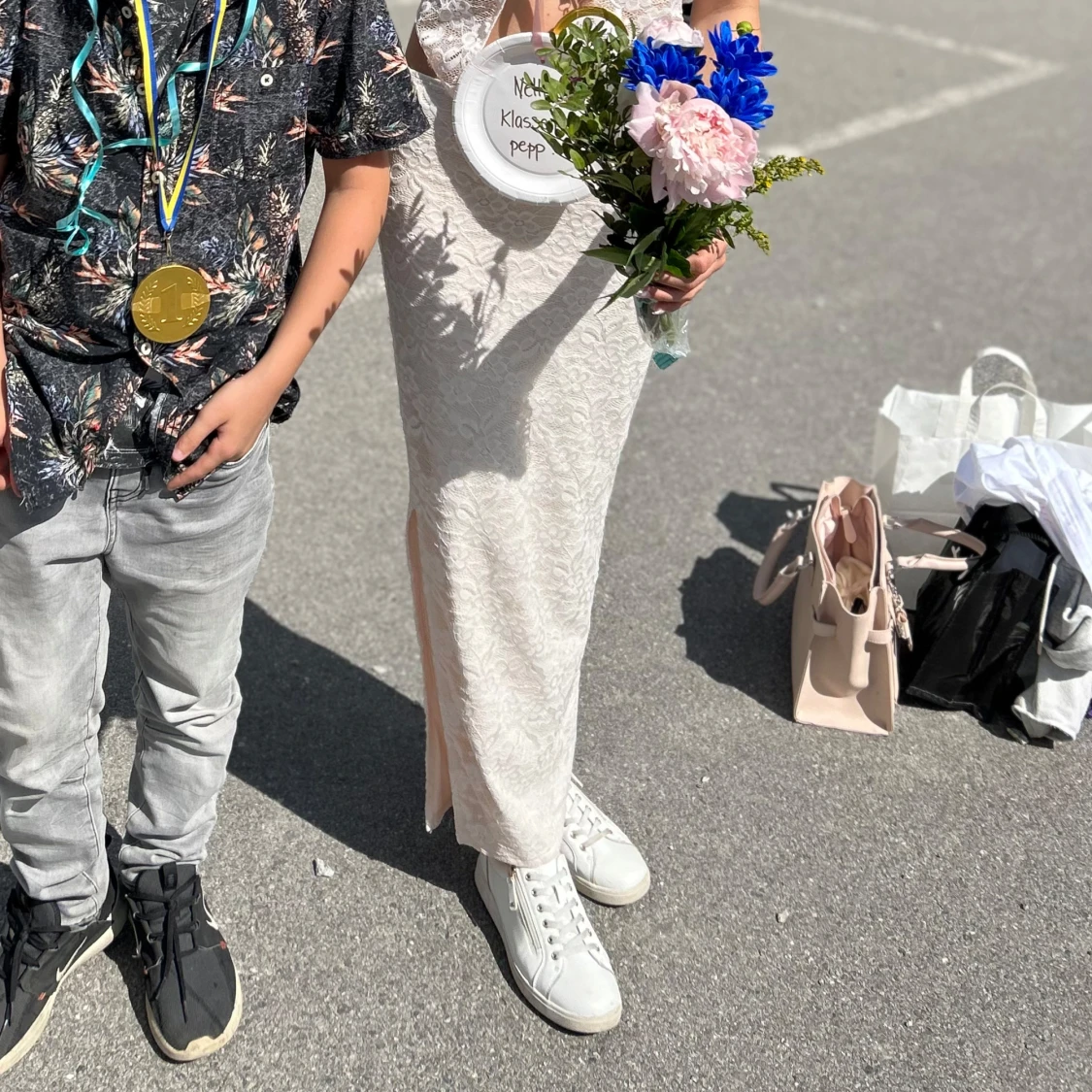 Ljusrosa långklänning med spets