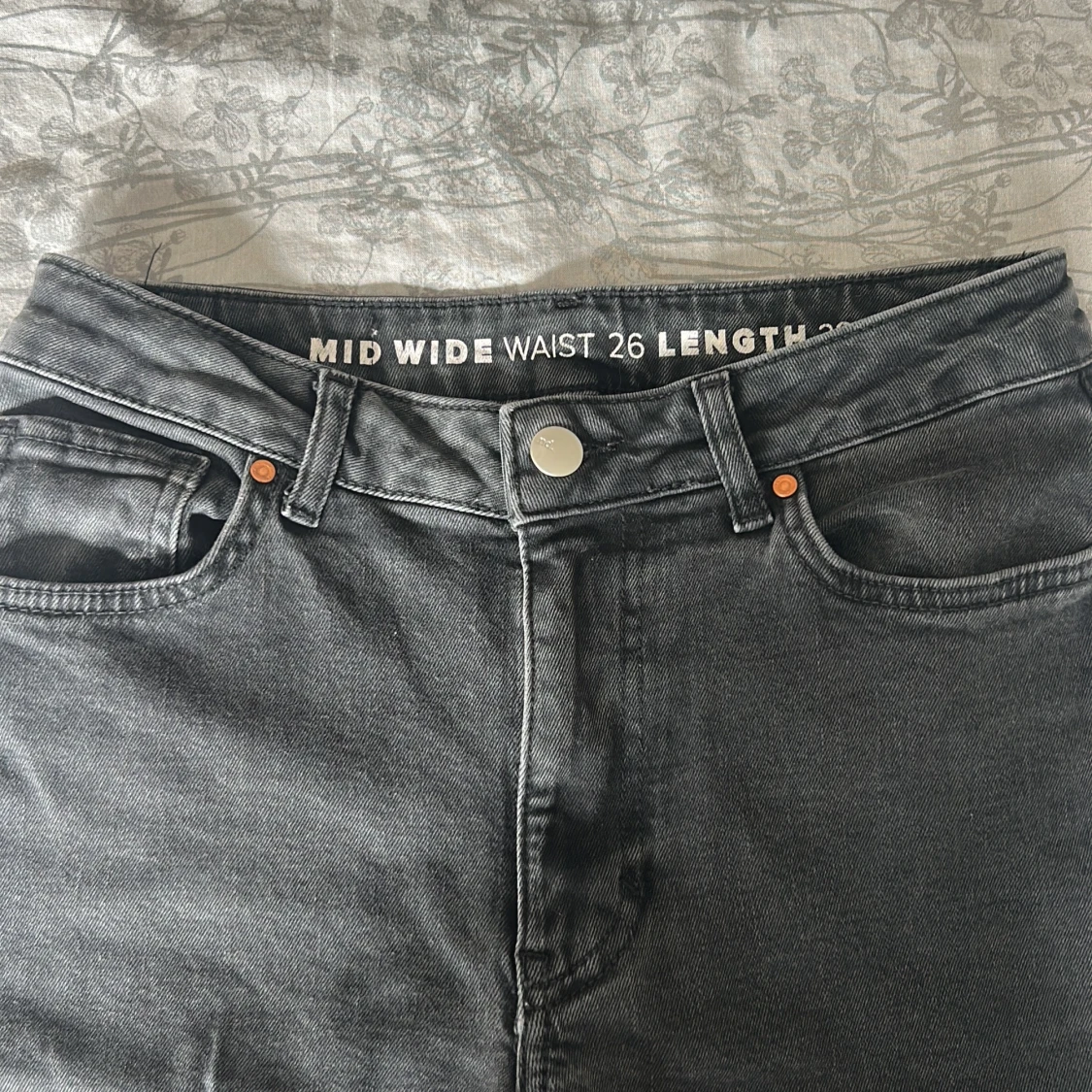 Svarta wide jeans midwaist 26/32 - 1