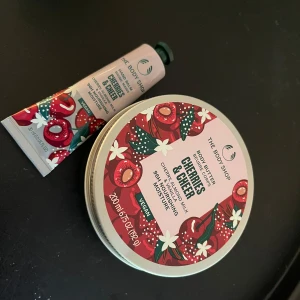 Kroppsvård - Halv kvar av burken. Och handkräm är typ full. 