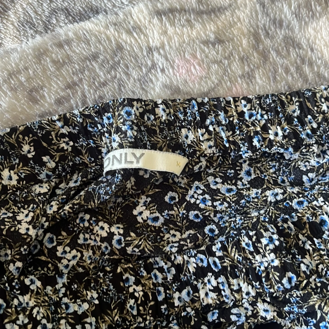 Blommig omlottkjol från ONLY - 3