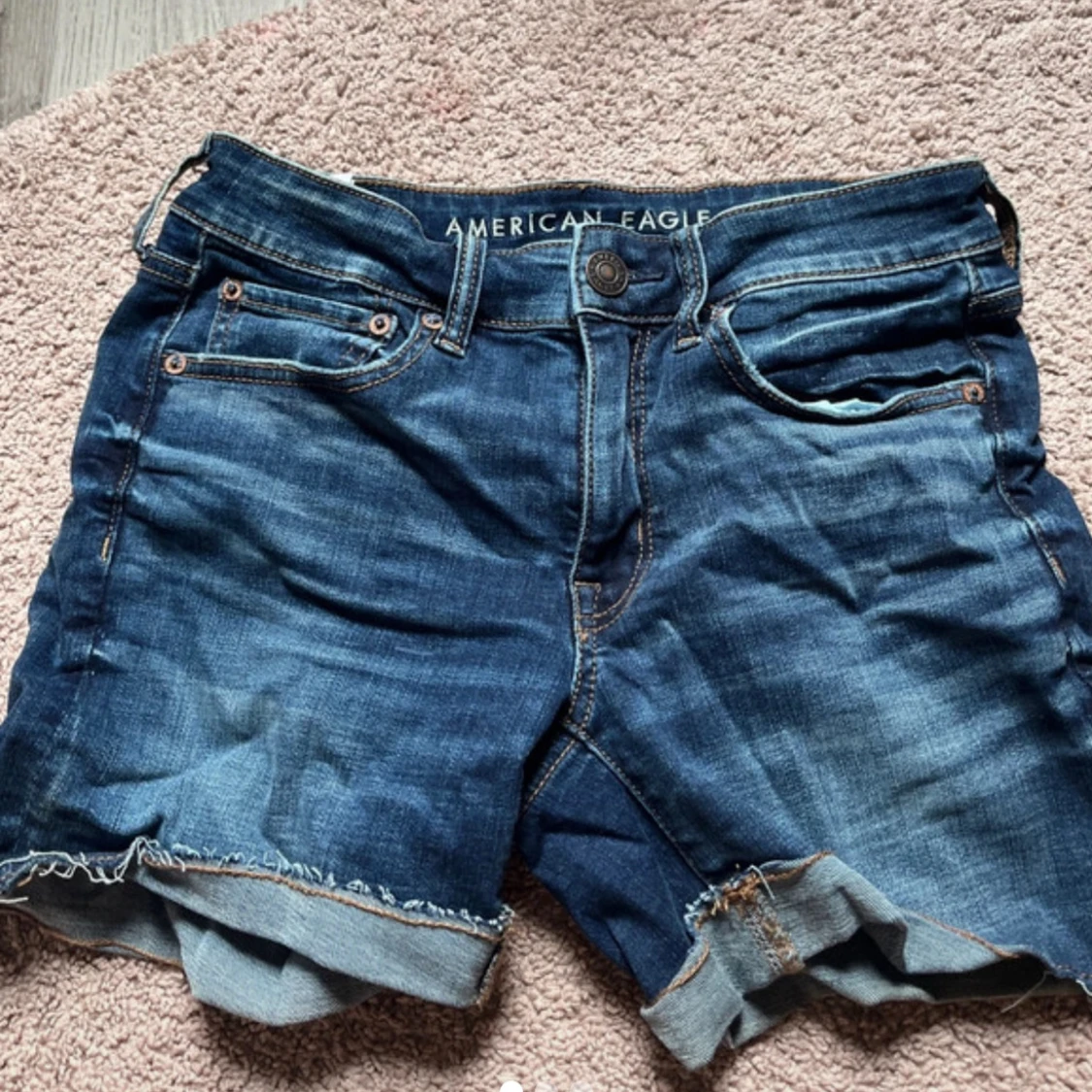 Blå jeansshorts från American Eagle