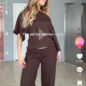 Brun blus Nelly  - Snygg brun blus från Nelly , användt en gång i storlek M, lite liten i storlek. Använder S vanligtvis. 