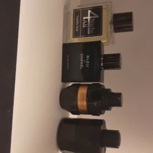 Fyra exklusiva herrparfymer - Hej säljer 3ml sampels på dessa 4 parfymer! Det är bara kontakta mig om man har några frågor mvh melker! Ett sampel kostar 59!