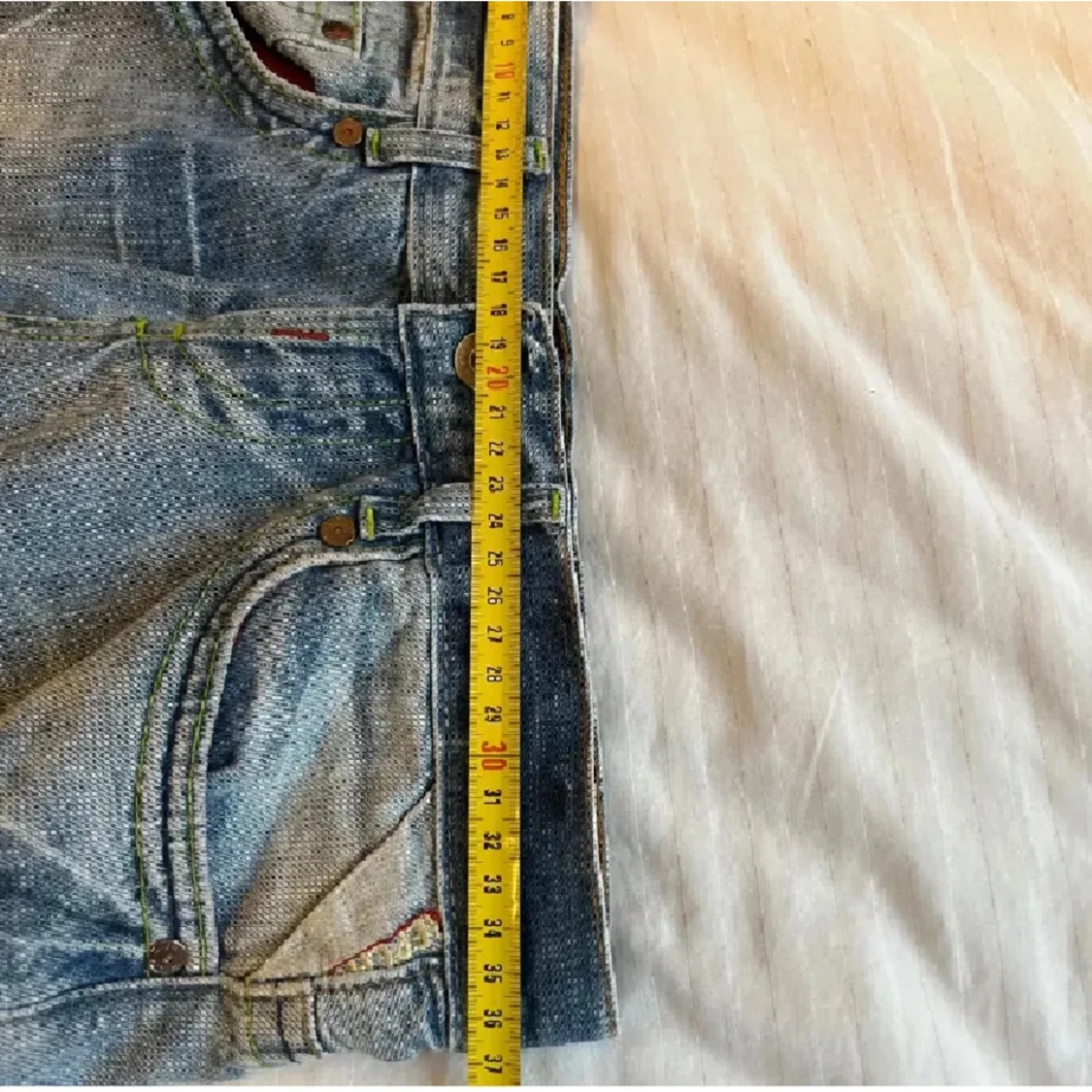 Blå jeans från Replay med broderad detalj, low waist  - 4