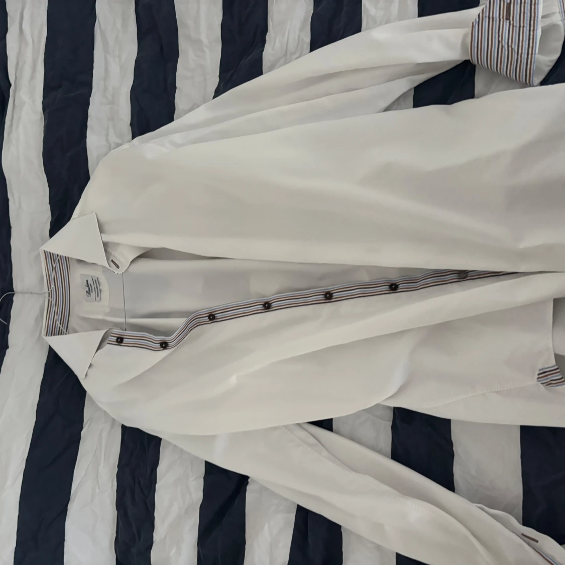 Vit skjorta från Stenströms med ränder