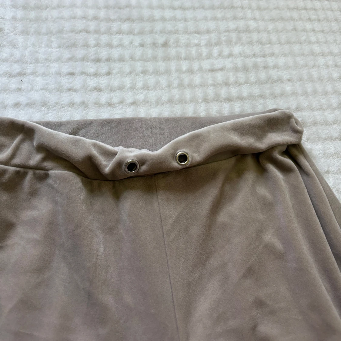 Low waist mjukisbyxor från Gina Tricot - 3