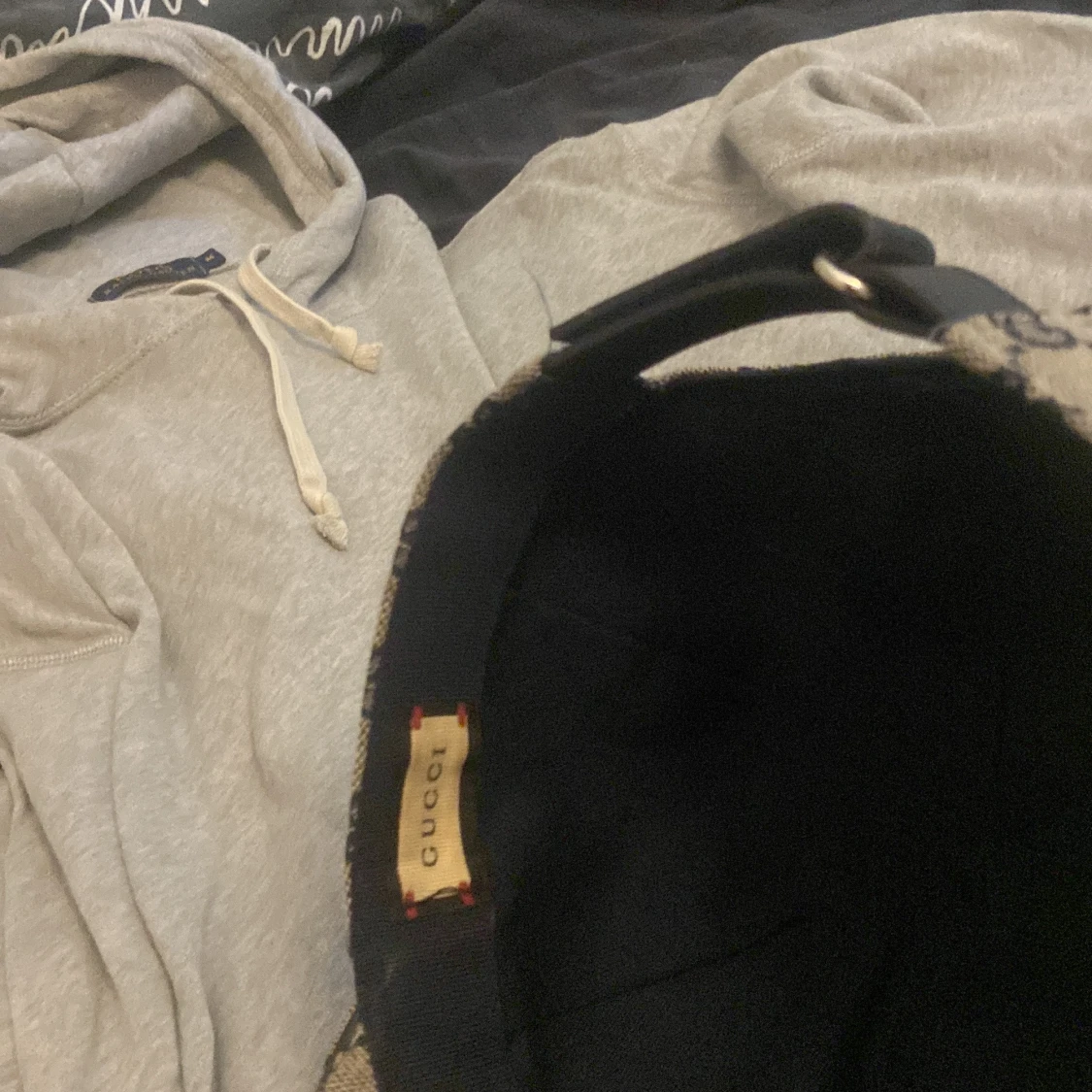 Gucci keps med GG-mönster och röd-blå rand - 3