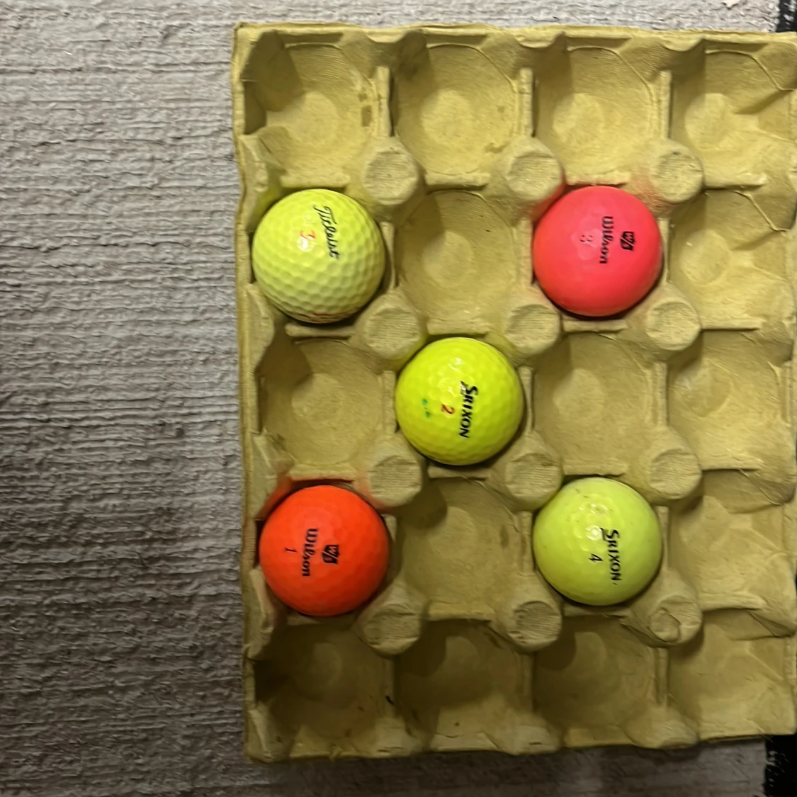 Mix paket färgade golfbollar