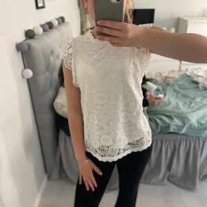 Snygg topp från Veromoda! - Jättefin topp från veromoda! I storlek Xs🥰