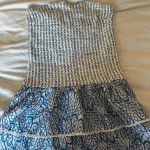 Tubklänning från Gina - Barnstorlek 170 stor i storlek, alldeles för stor för mig som brukar ha xs☺️