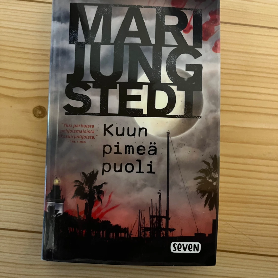 Kuun pimeä puoli Mari Jungstedt