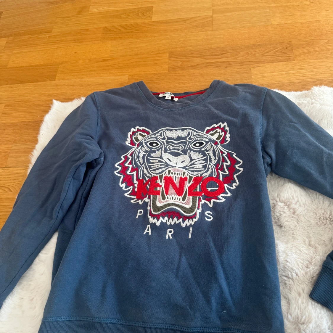 Blå sweatshirt från Kenzo med tigertryck
