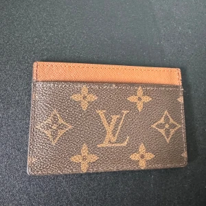 Korthållare - Korthållare i brun färg, perfekt skick 