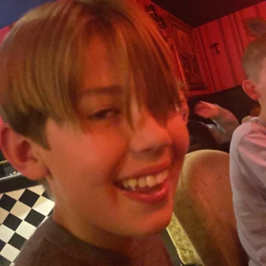 Gunnar  -  Rumsren grabb 