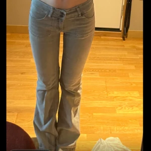 Low waist bootcut jeans  - Jeans från Nelly, använda ett fåtal gånger. Säljer pga att dom inte används. Nypris:699