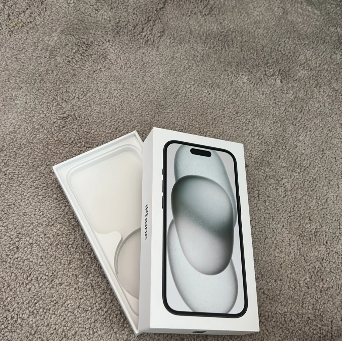 iPhone 15 Förpackning - 4