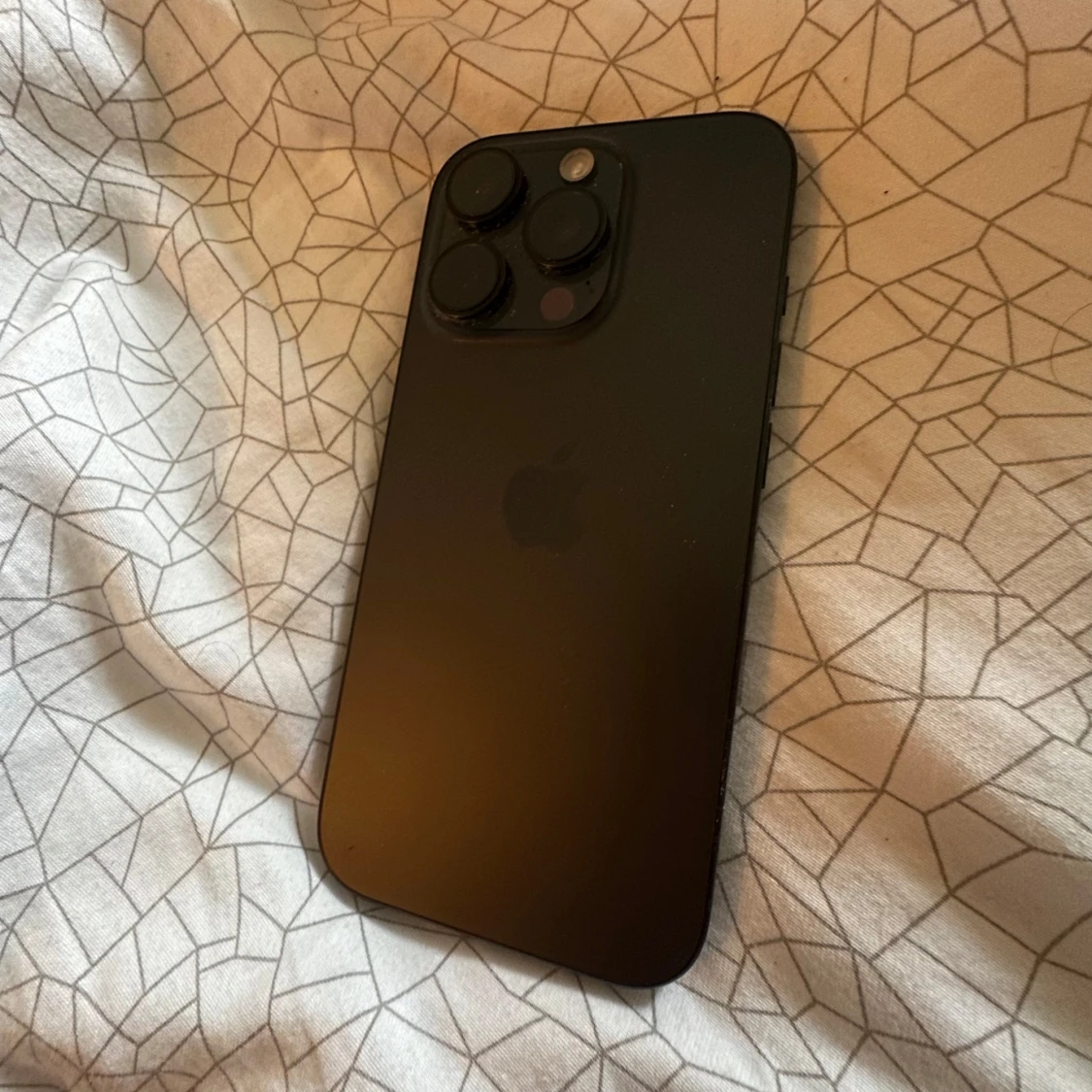 iPhone 16 Pro 128GB - 1