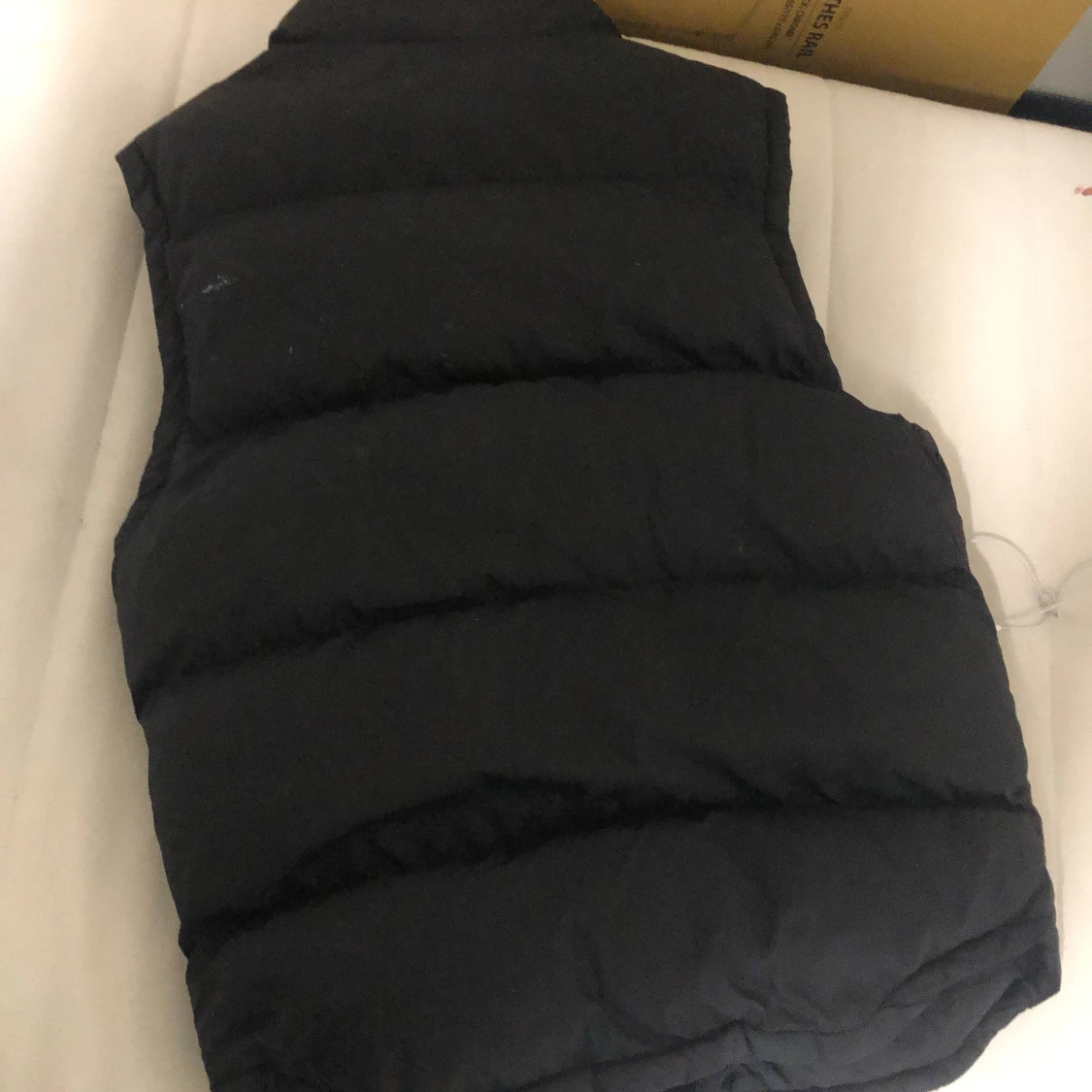 Svart dunväst med dragkedja - 2